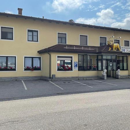 Hotel Gasthaus-Pension Zum Loewen Asten Exteriér fotografie