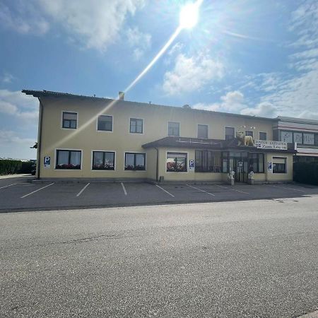 Hotel Gasthaus-Pension Zum Loewen Asten Exteriér fotografie