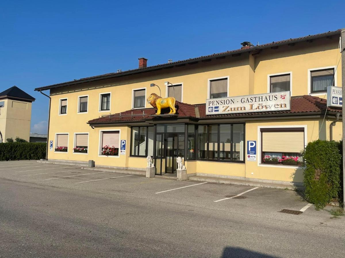 Hotel Gasthaus-Pension Zum Loewen Asten Exteriér fotografie